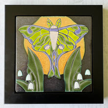Load image into Gallery viewer, framed 6"x6" luna moth tile