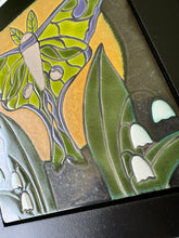 Load image into Gallery viewer, framed 6"x6" luna moth tile