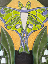 Load image into Gallery viewer, framed 6"x6" luna moth tile