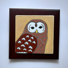Load image into Gallery viewer, framed 4&quot;x4&quot; barred owl tile
